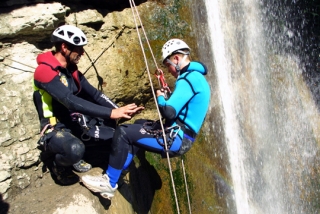  Rappel en las cascadas de Isère